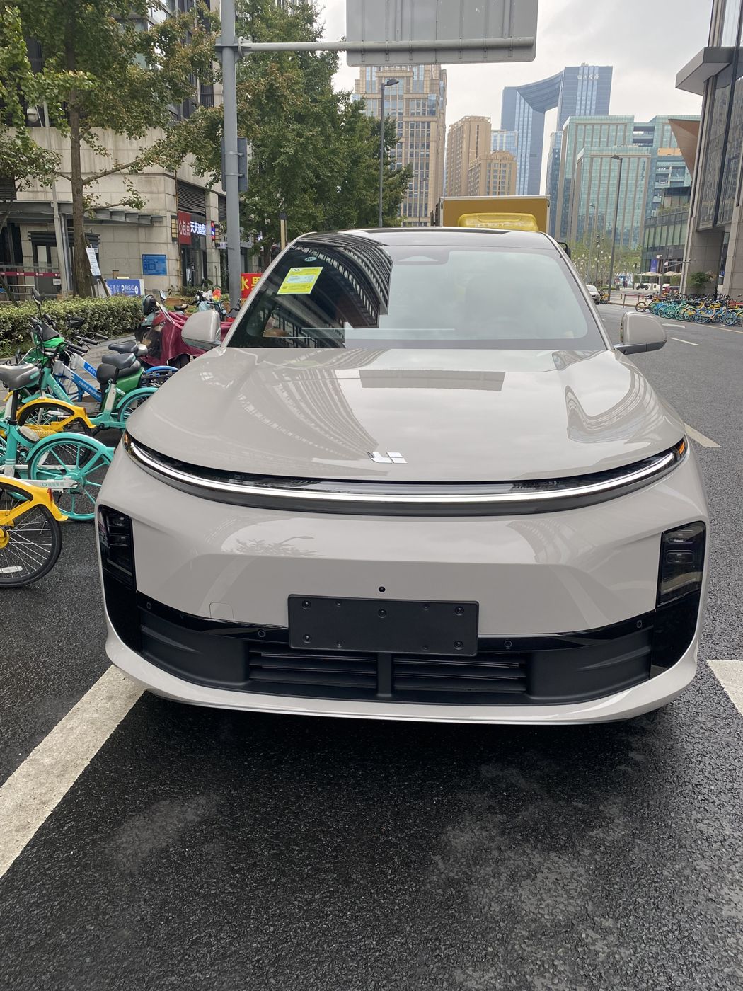 云鼎国际4118 MEGA 高压纯电 MPV
